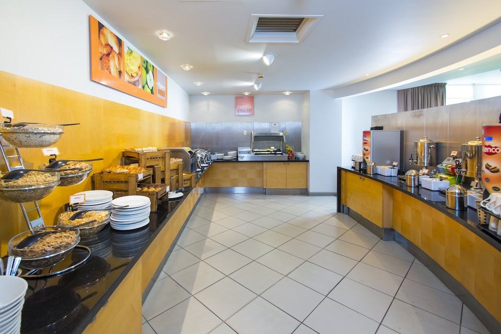 holiday inn express cambridge by ihg