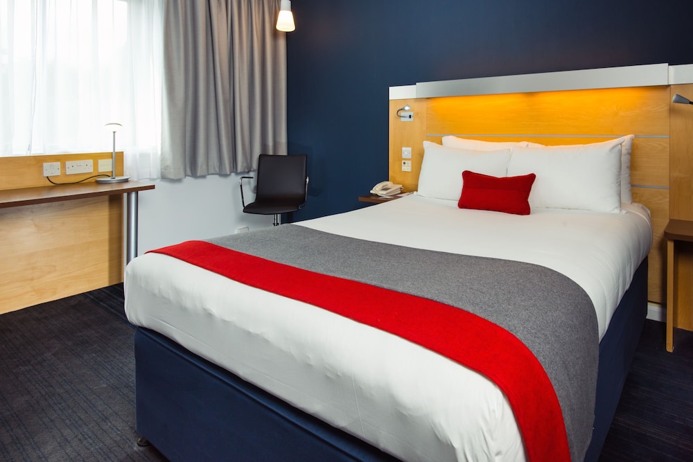 holiday inn express cambridge by ihg
