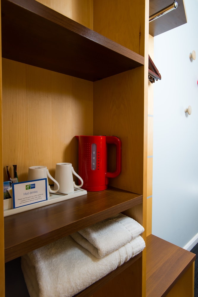 holiday inn express cambridge by ihg
