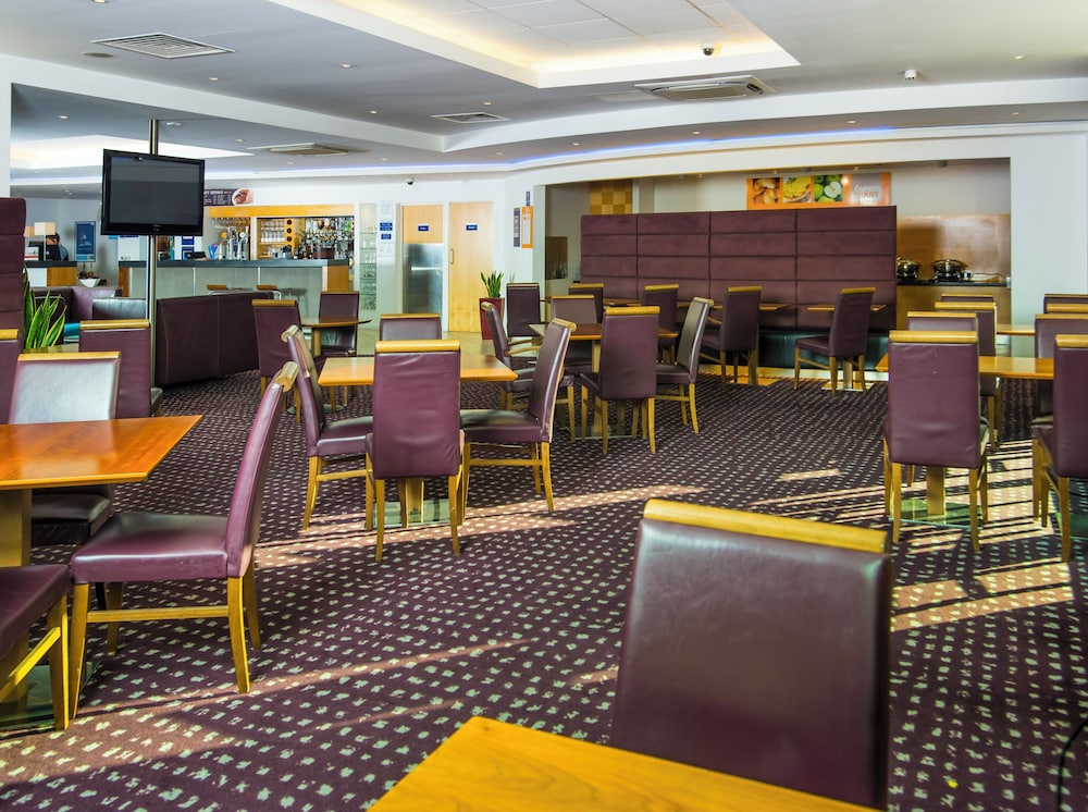 holiday inn express cambridge by ihg