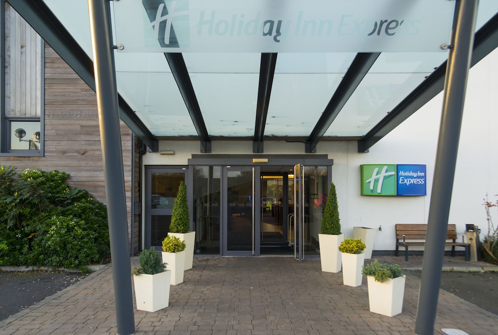 holiday inn express cambridge by ihg