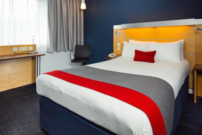 holiday inn express cambridge by ihg