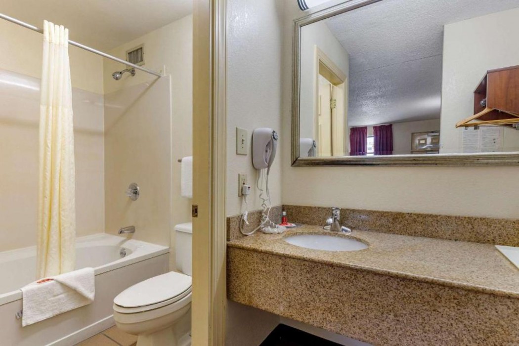 econo lodge