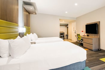 rodeway inn near melrose ave