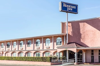 Rodeway Inn Near Melrose Ave,777 N. Vine St,2 star