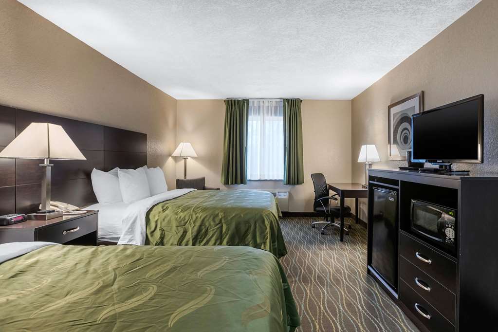 quality inn and suites des moines