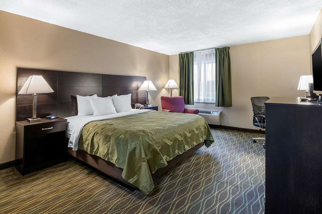 quality inn and suites des moines