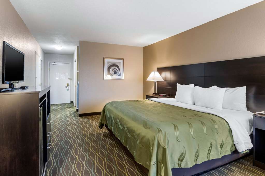 quality inn and suites des moines