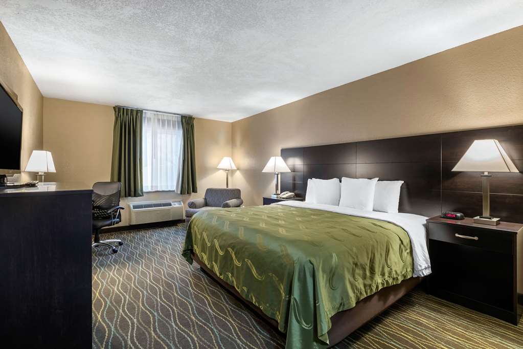 quality inn and suites des moines