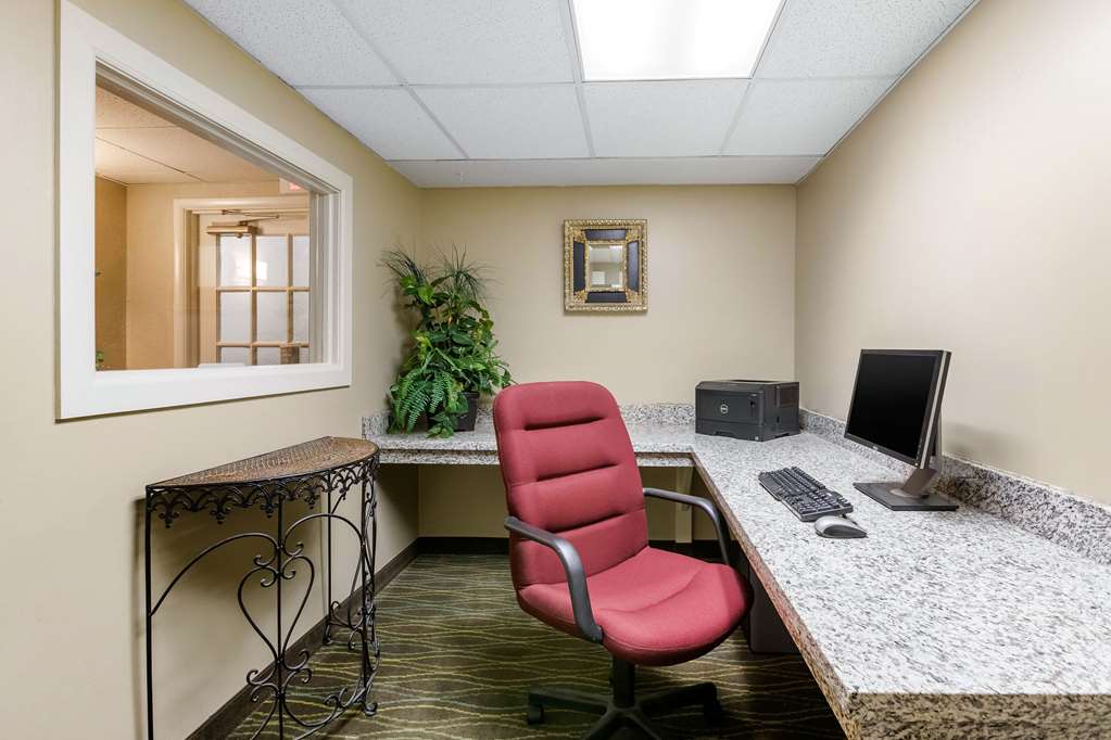 quality inn and suites des moines