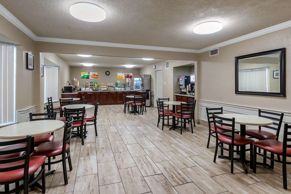 quality inn and suites des moines