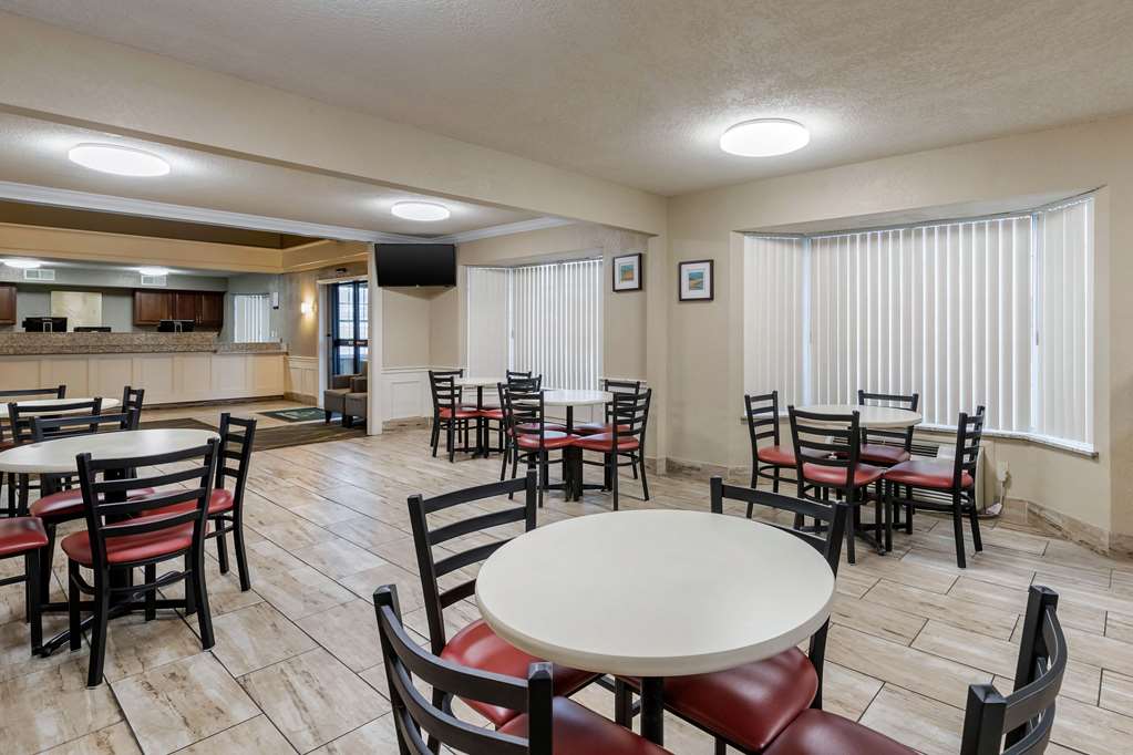 quality inn and suites des moines