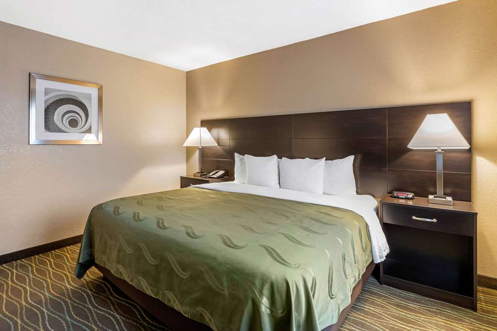 quality inn and suites des moines