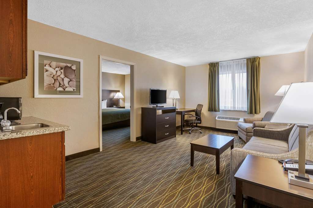 quality inn and suites des moines