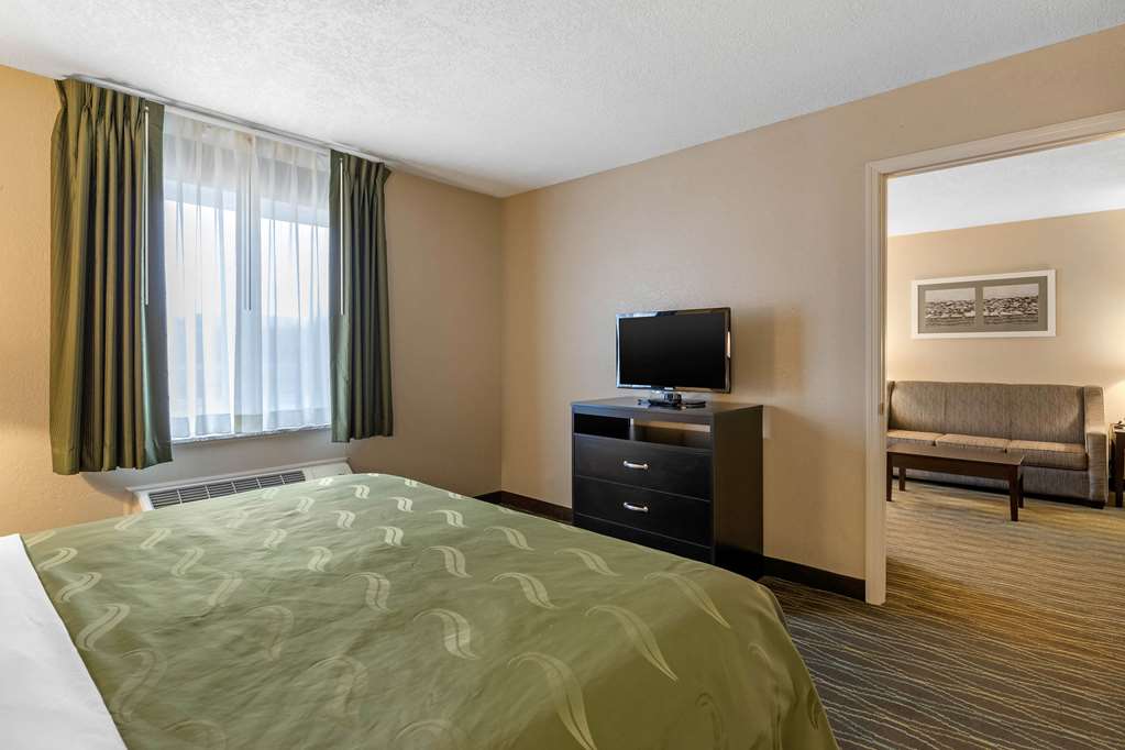 quality inn and suites des moines