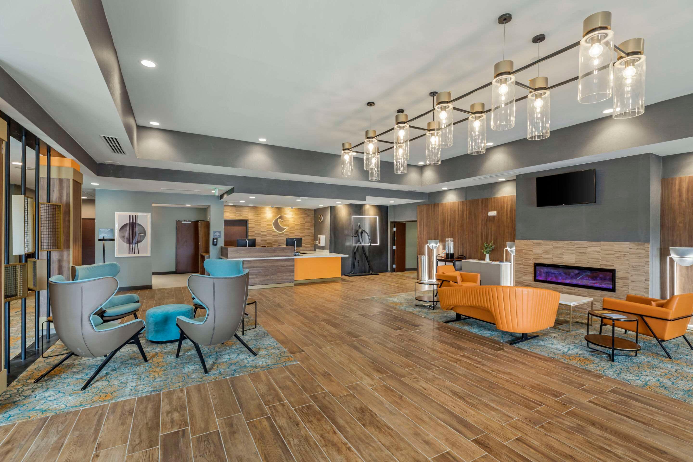 comfort suites cheyenne