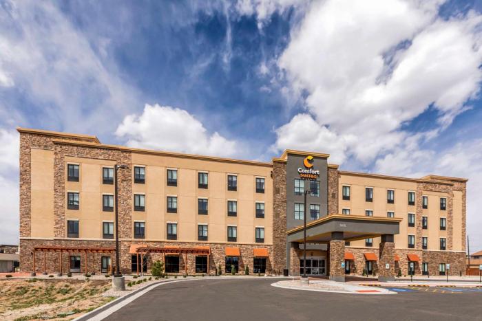 comfort suites cheyenne