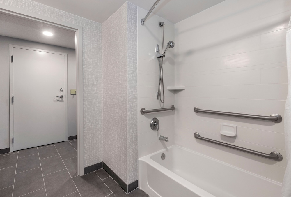 hampton inn and suites burlington nc