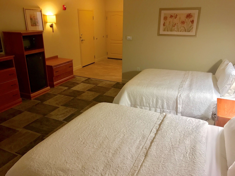 hampton inn garden city