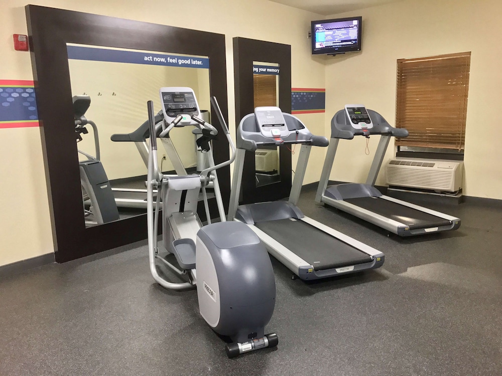 hampton inn garden city