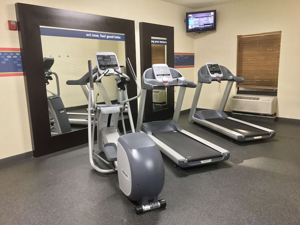 hampton inn garden city