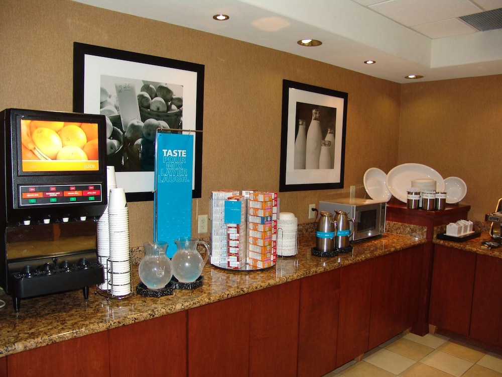 hampton inn garden city