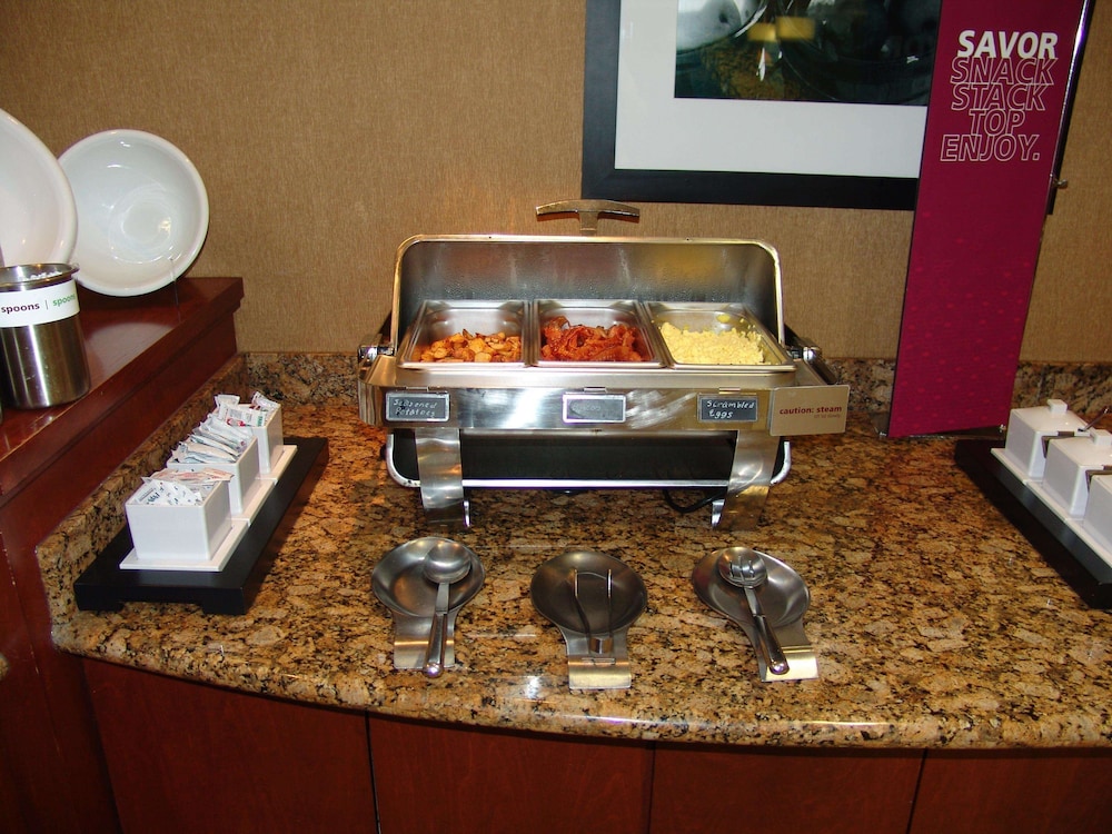 hampton inn garden city