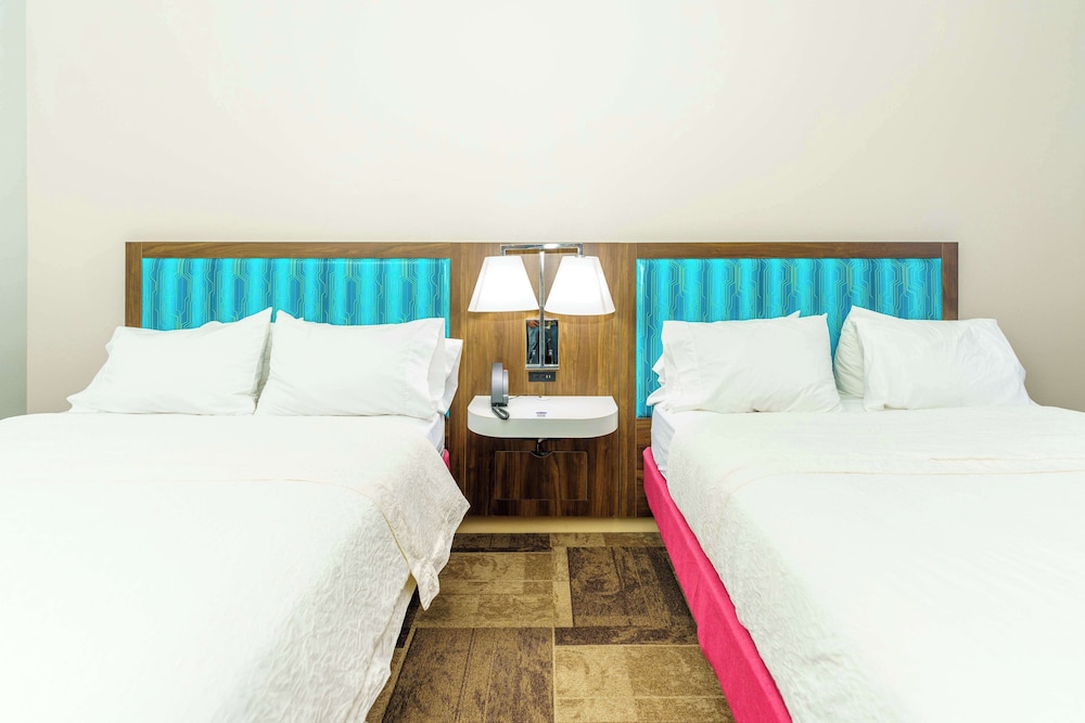 hampton inn garden city