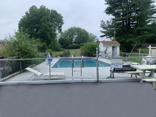 Sunrise Inn Hershey,Near Troegs Brewing Company,3 star