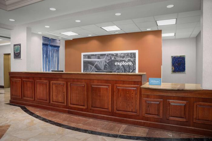 hampton inn easton