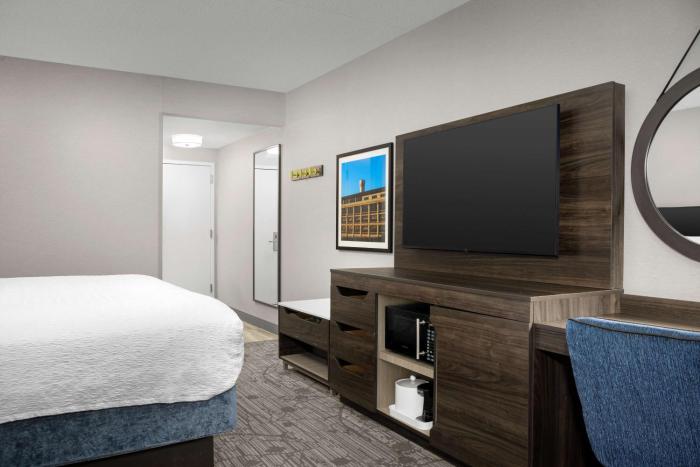 hampton inn easton