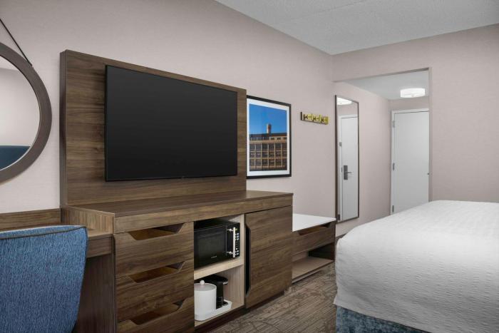 hampton inn easton