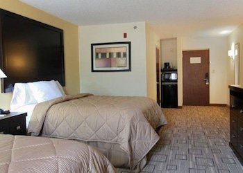 quality inn and suites greenville near downtown