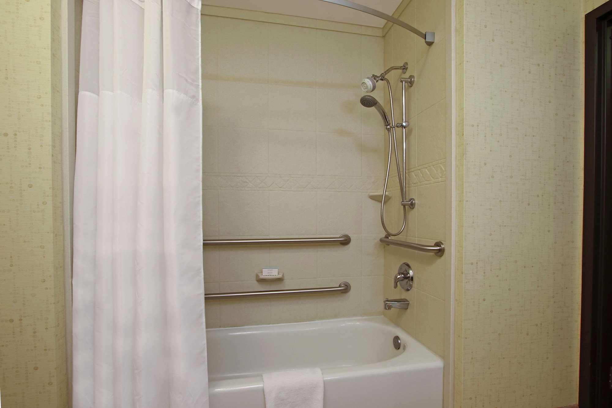 hampton inn and suites buffalo