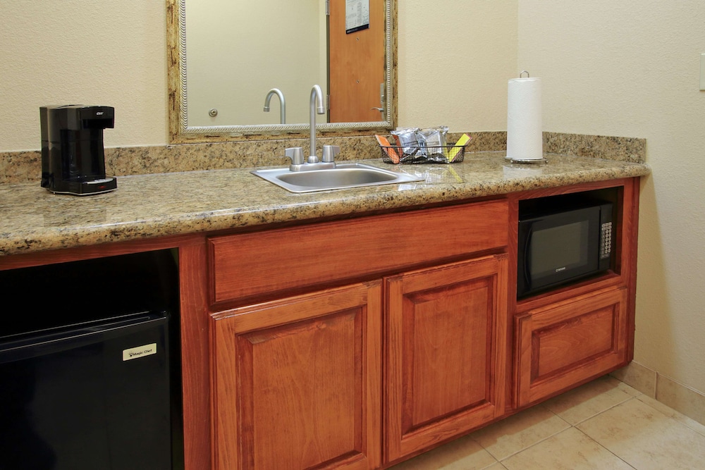 hampton inn and suites buffalo