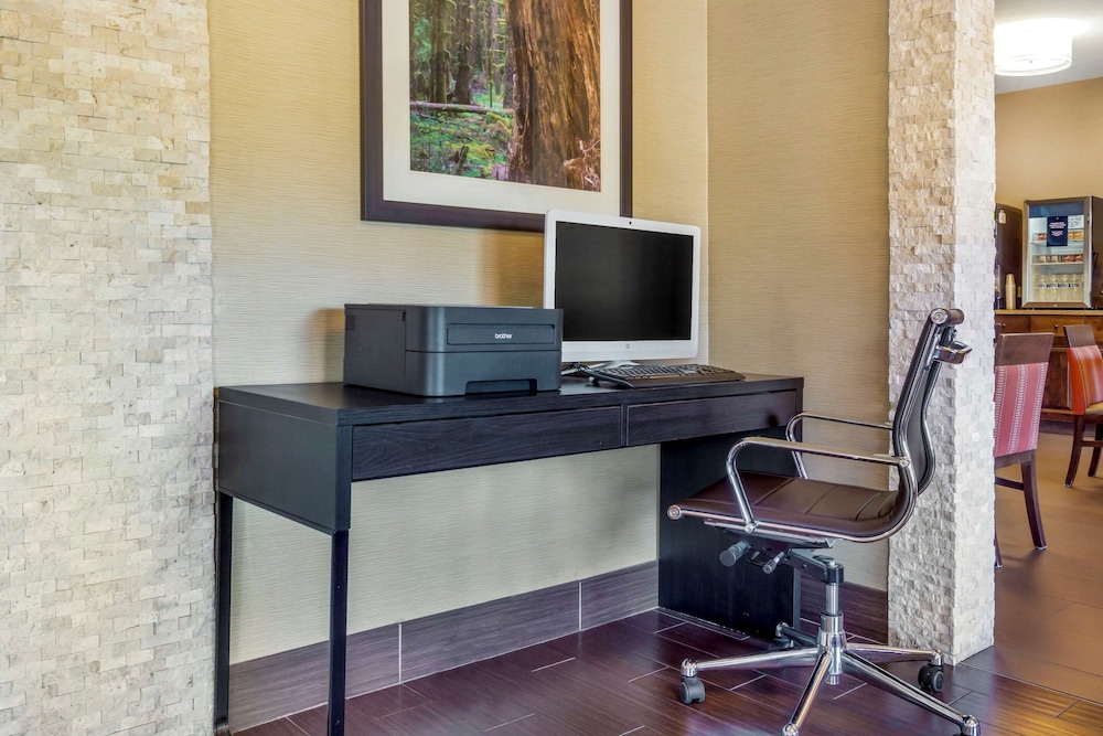 comfort inn auburn seattle