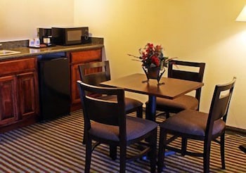 comfort inn and suites perry i 35