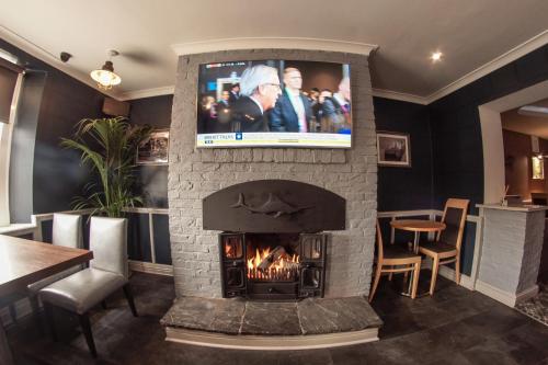 the quayside hotel and bar