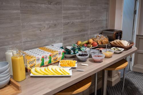 the quayside hotel and bar