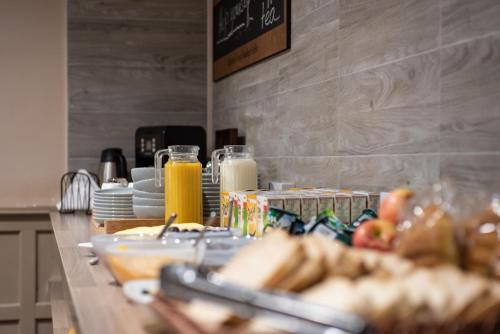 the quayside hotel and bar