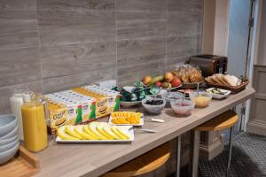 the quayside hotel and bar