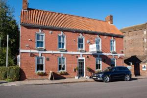 the quayside hotel and bar