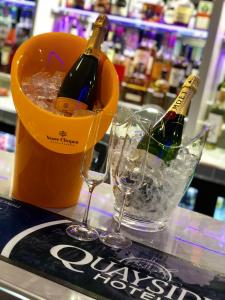 the quayside hotel and bar