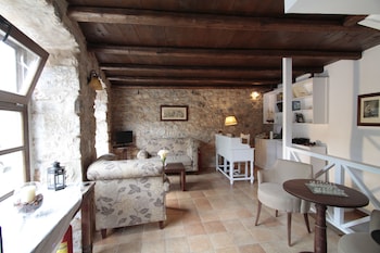 trapela areopolis boutique hotel