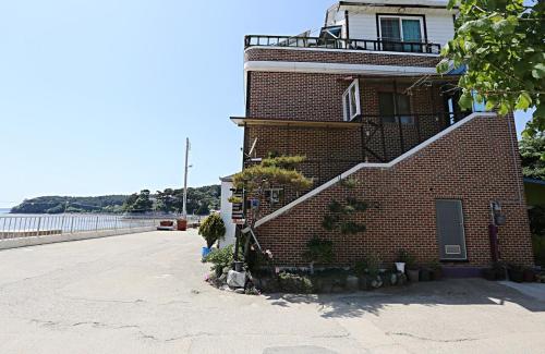 taean gaetyeowool pension