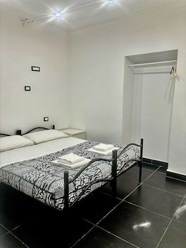 palace rome hostel