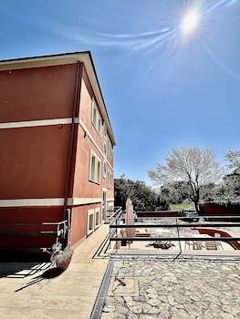 palace rome hostel