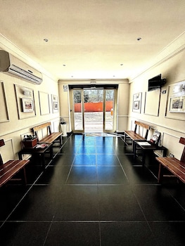 palace rome hostel