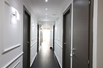 palace rome hostel