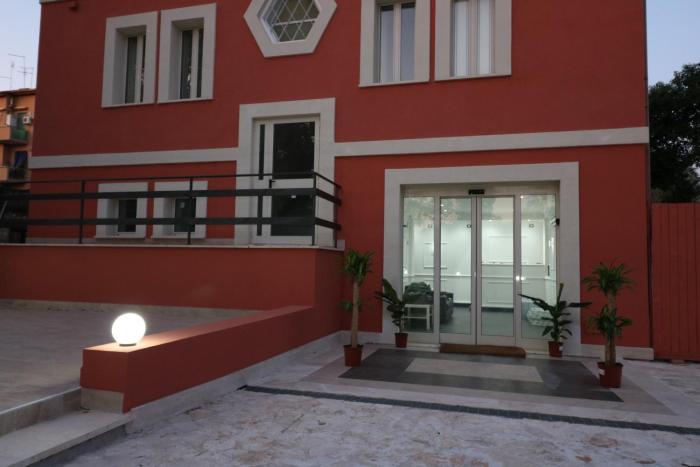 palace rome hostel